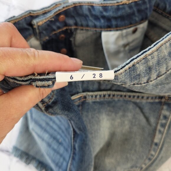 NWT Lucky Brand Woman’s Blue The Cut Off Jean shorts - Picture 7 of 8